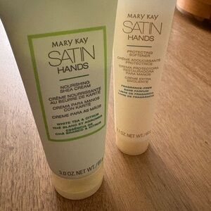 Mary Kay Satin Hands Shea Cream and Protecting Softener